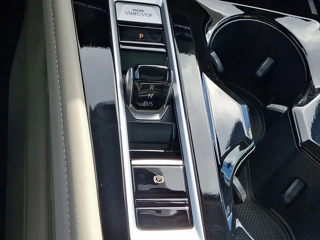 Used 2024 Volkswagen Atlas SEL Premium R-Line image 18