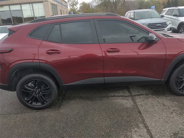 Used 2024 Chevrolet Trax ACTIV w/ Driver Confidence Package image 16