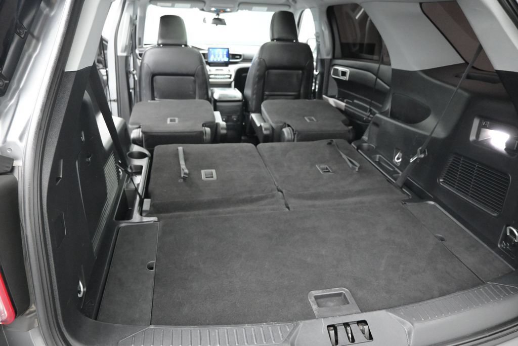 Certified 2023 Ford Explorer XLT w/ Equipment Group 202A RWD image 11