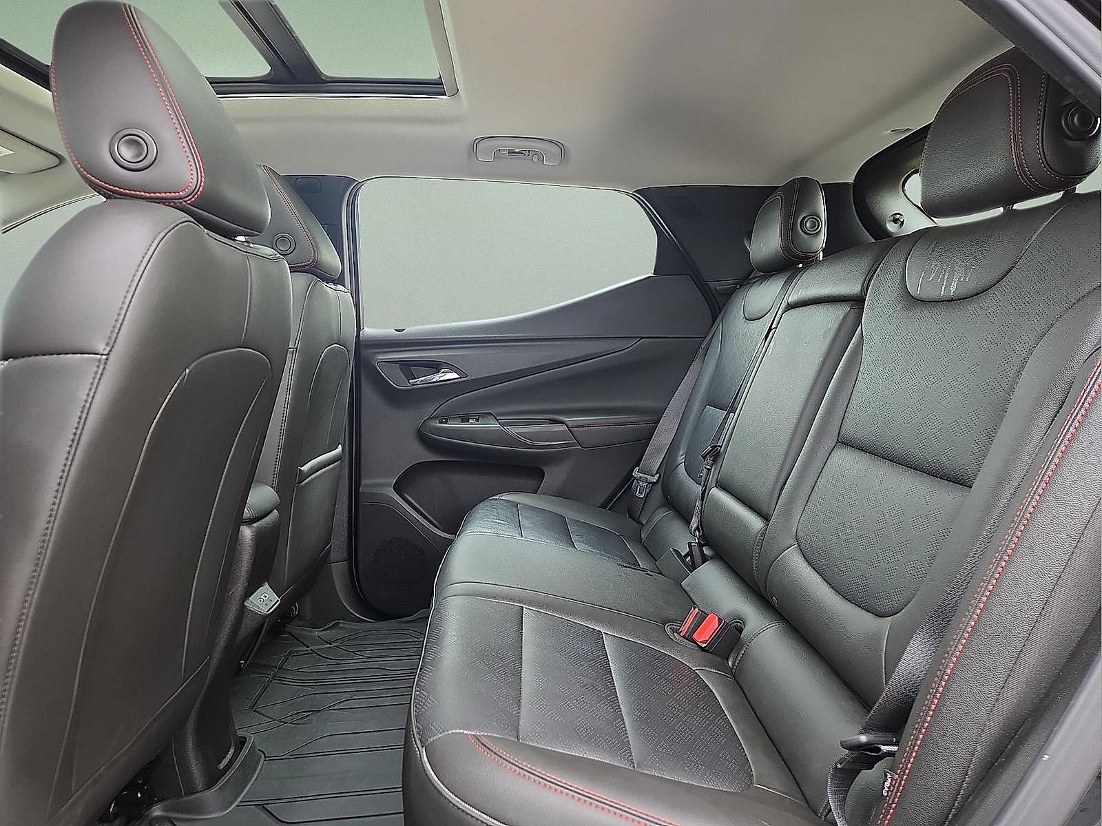 Used 2023 Chevrolet Bolt EUV Premier w/ Sun & Sound Package FWD image 10