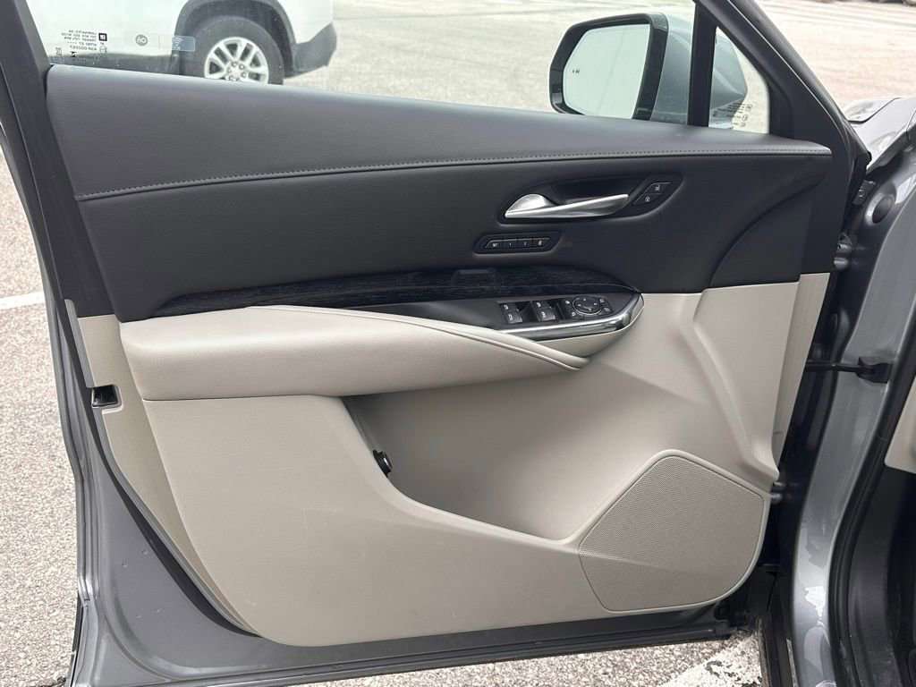 Used 2023 Cadillac XT4 Premium Luxury image 12