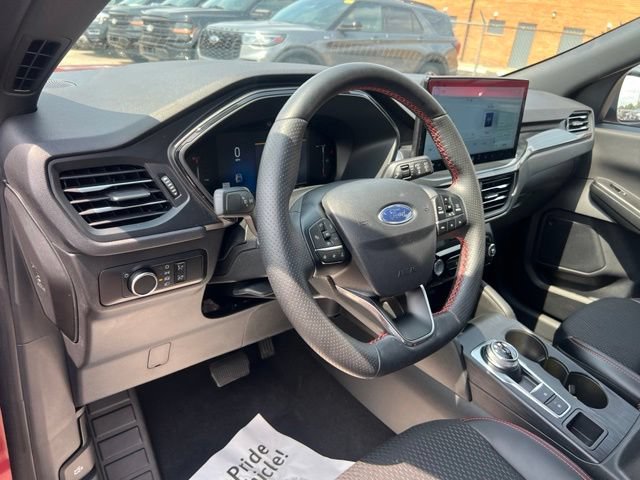 Certified 2025 Ford Escape ST-Line w/ Tech Pack #1 AWD/4WD image 7