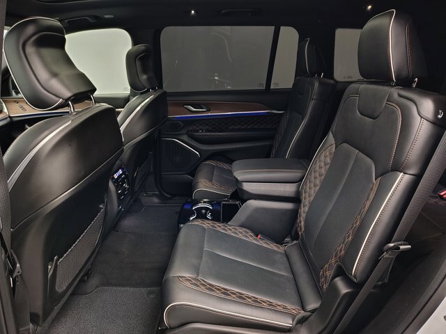 Used 2025 Jeep Grand Cherokee L Summit AWD/4WD image 28