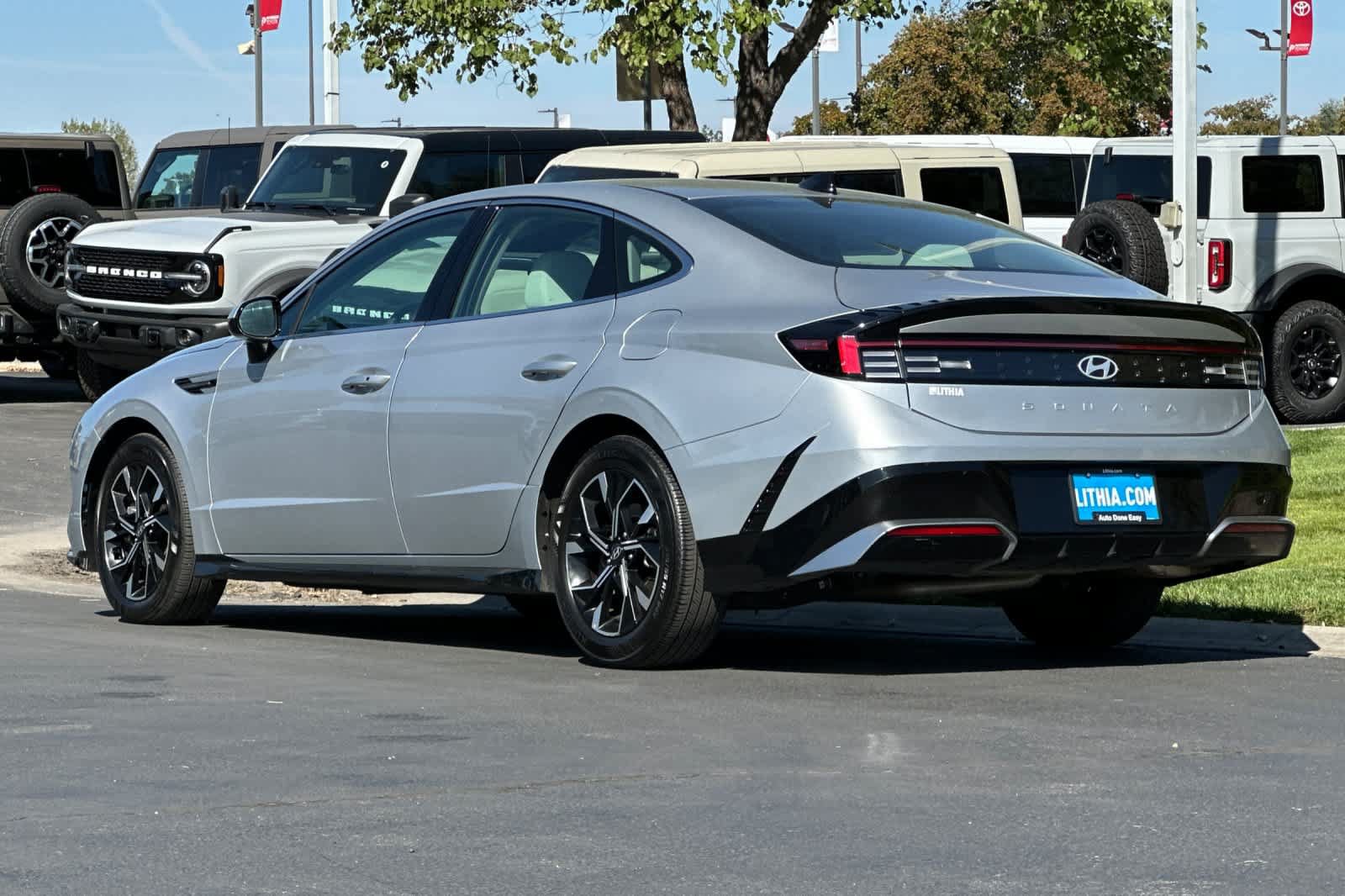 Used 2025 Hyundai Sonata SEL FWD image 6