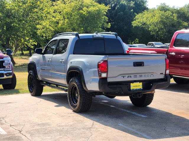 Used 2019 Toyota Tacoma TRD Off-Road RWD image 4