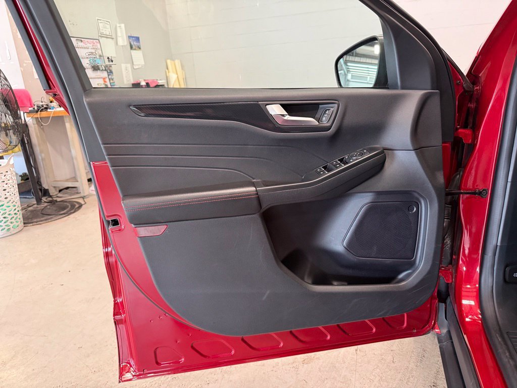 Certified 2024 Ford Escape ST-Line w/ Tech Pack #1 AWD/4WD image 19