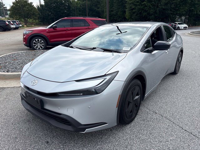 Used 2025 Toyota Prius LE FWD image 4