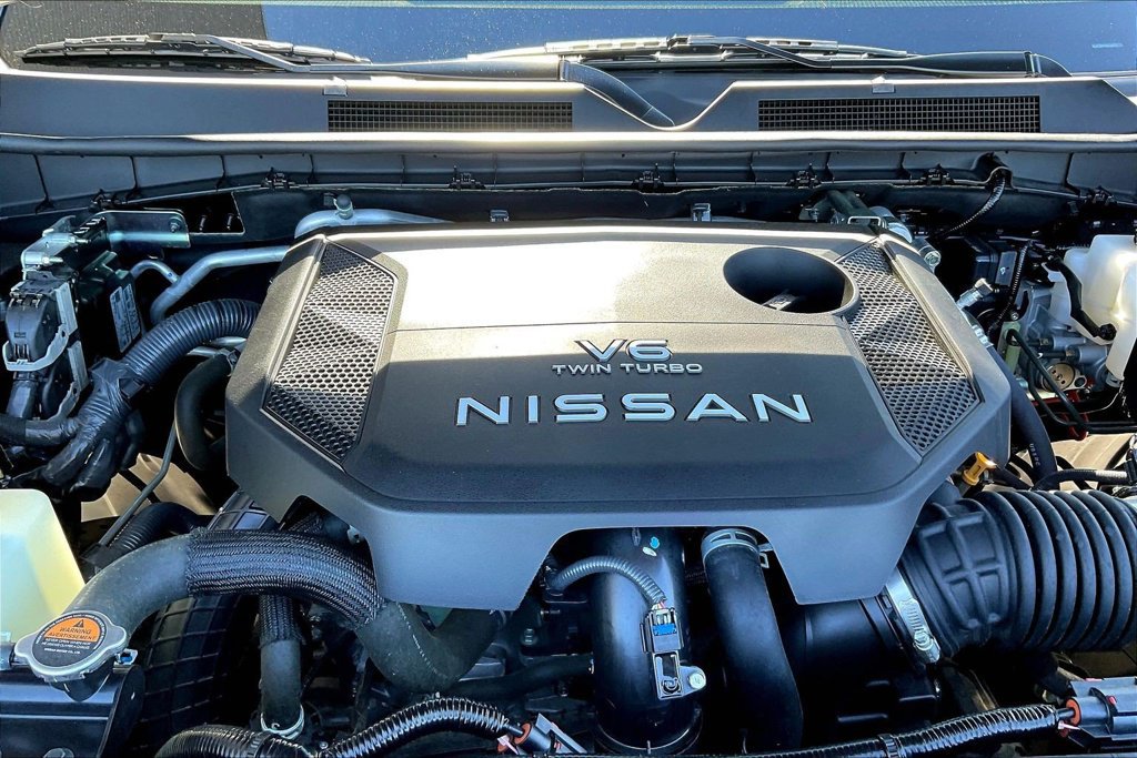 Used 2025 Nissan Armada Platinum AWD/4WD image 31