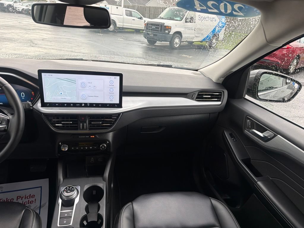Certified 2024 Ford Escape Platinum AWD/4WD image 22