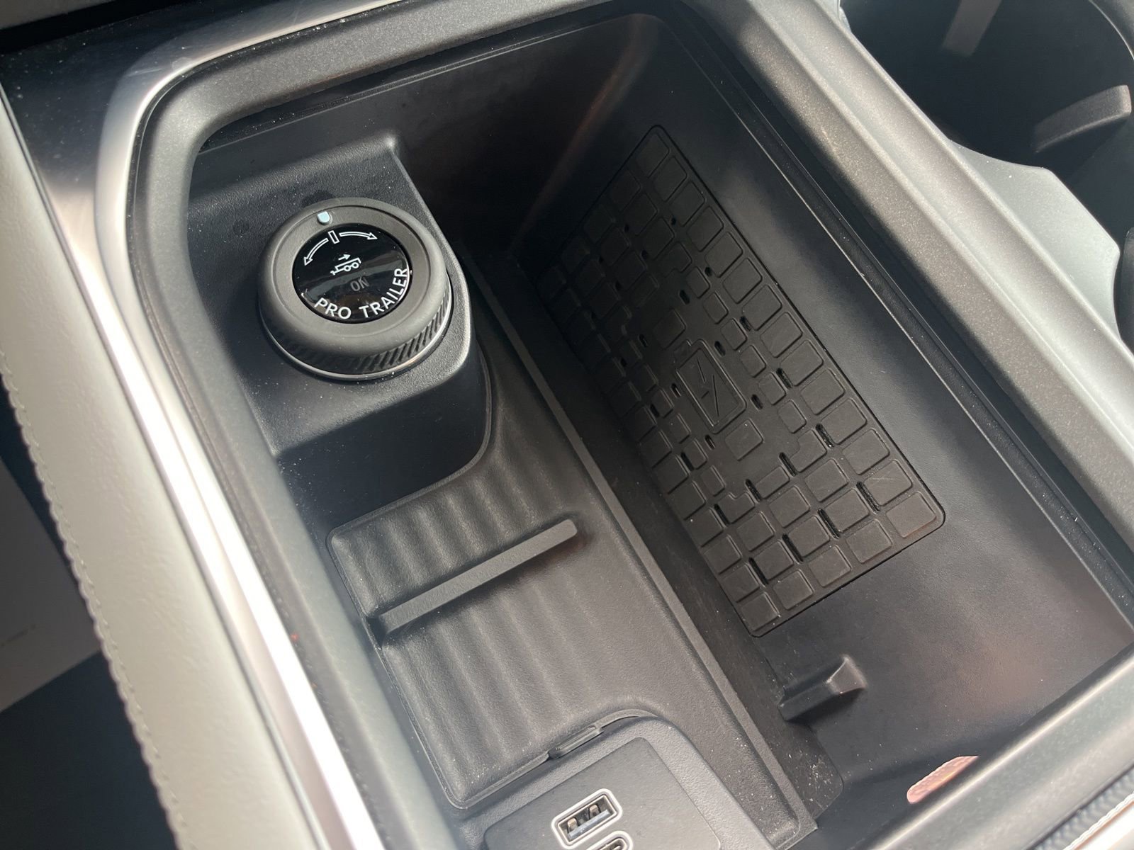 Certified 2025 Ford Expedition Platinum w/ Platinum Ultimate Package AWD/4WD image 28