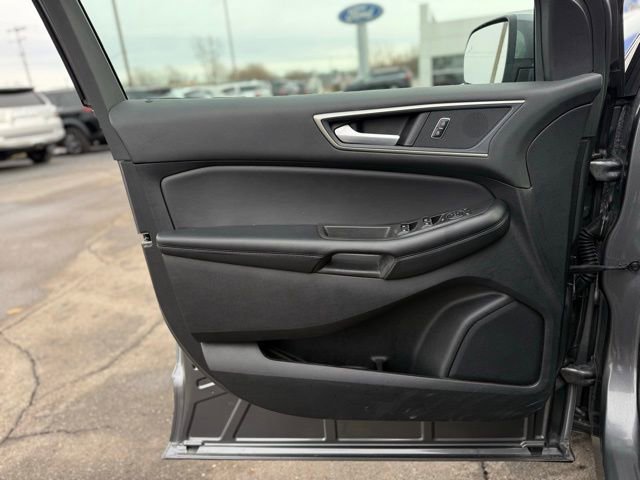 Certified 2024 Ford Edge SEL image 9