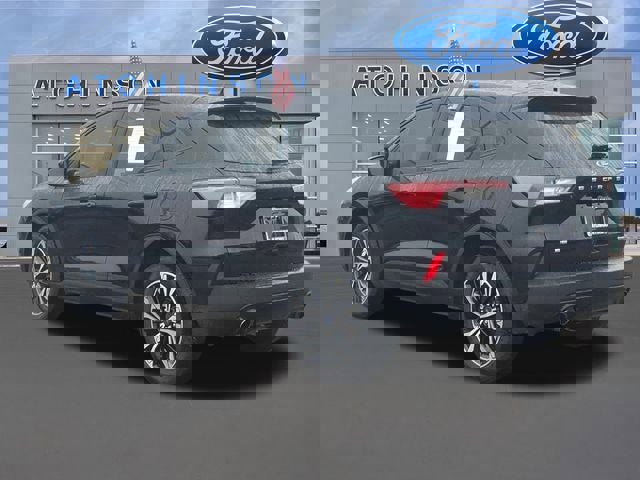 Certified 2022 Ford Escape SE w/ SE Sport Appearance Package image 7