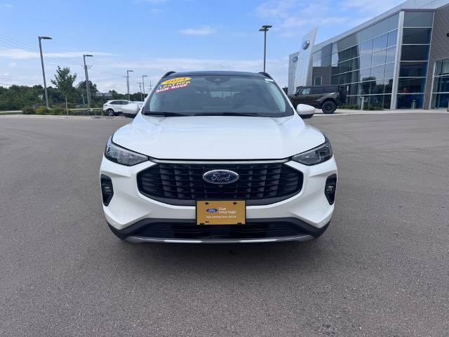 Certified 2024 Ford Escape Platinum w/ Class II Trailer Tow Package AWD/4WD image 8