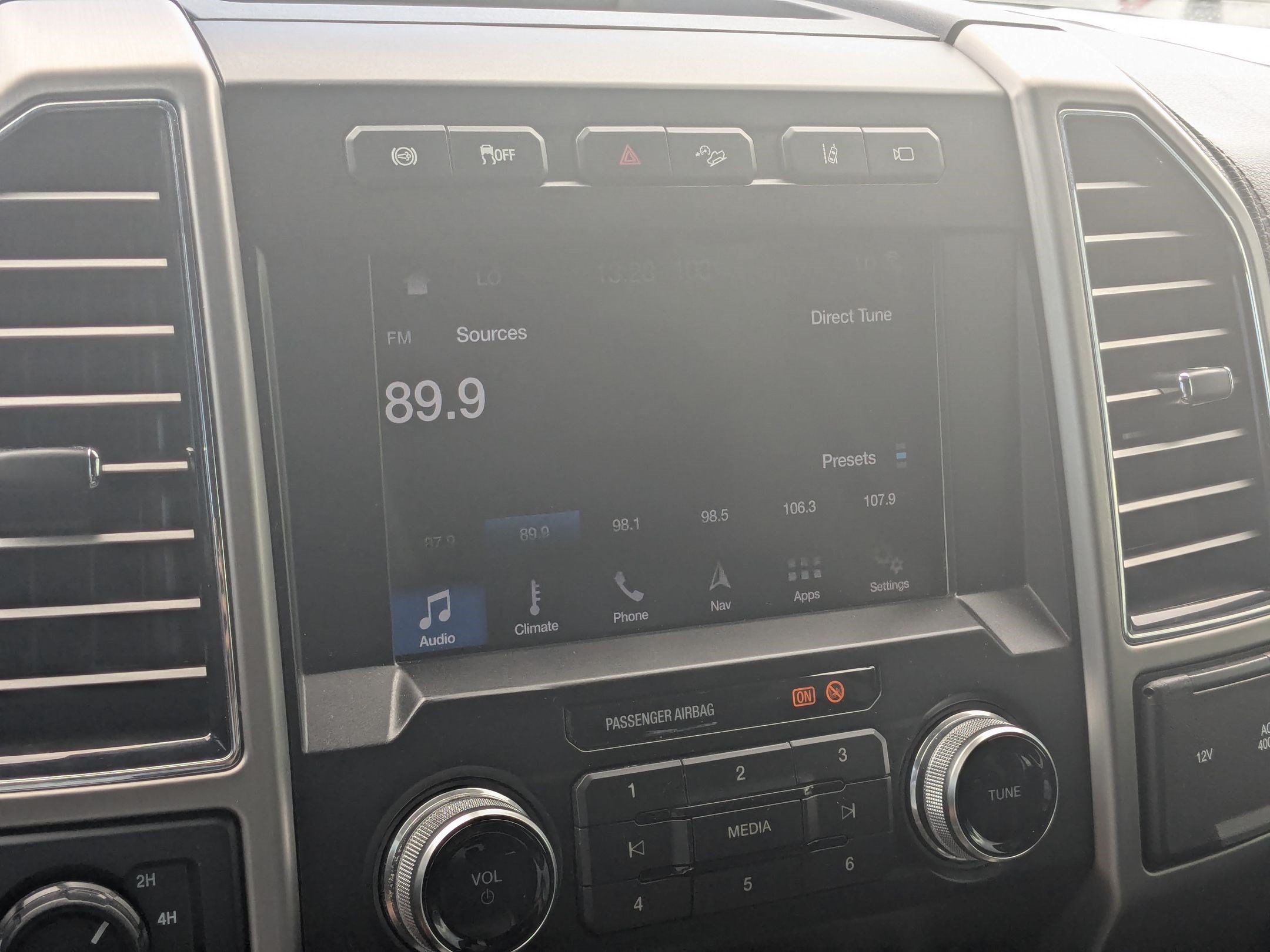 Certified 2019 Ford F350 Platinum w/ Platinum Ultimate Package AWD/4WD image 22