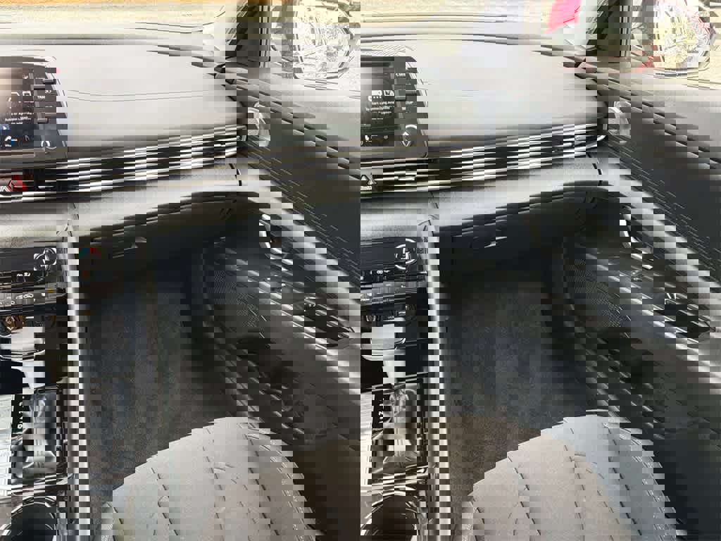 Used 2023 Hyundai Elantra Blue image 20