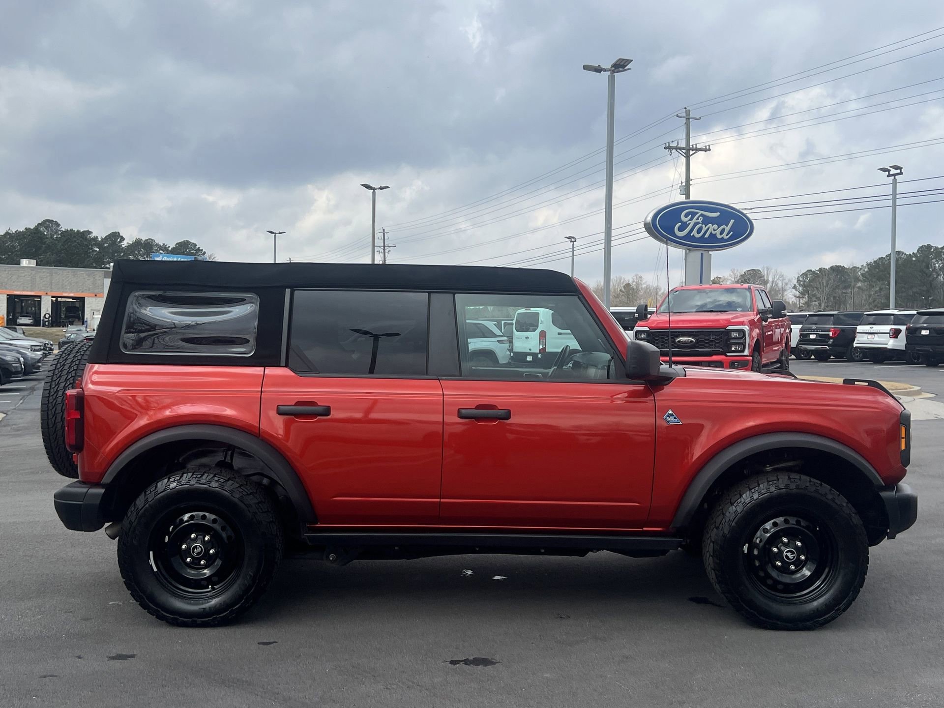 Certified 2023 Ford Bronco Black Diamond image 2
