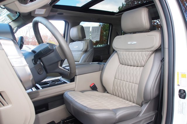 Certified 2025 Ford F450 Platinum w/ Platinum Plus Package image 17