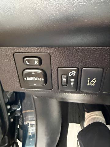 Used 2018 Toyota RAV4 XLE AWD/4WD image 21