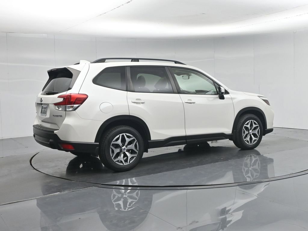 Used 2020 Subaru Forester Premium AWD/4WD image 32