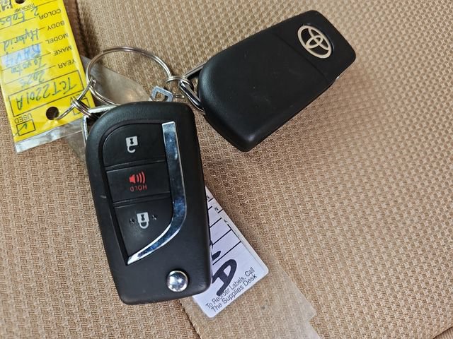Used 2025 Toyota RAV4 LE AWD/4WD image 33