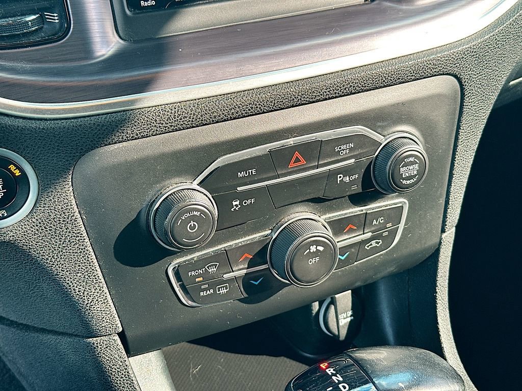 Used 2018 Dodge Charger SXT w/ Blacktop Package image 15