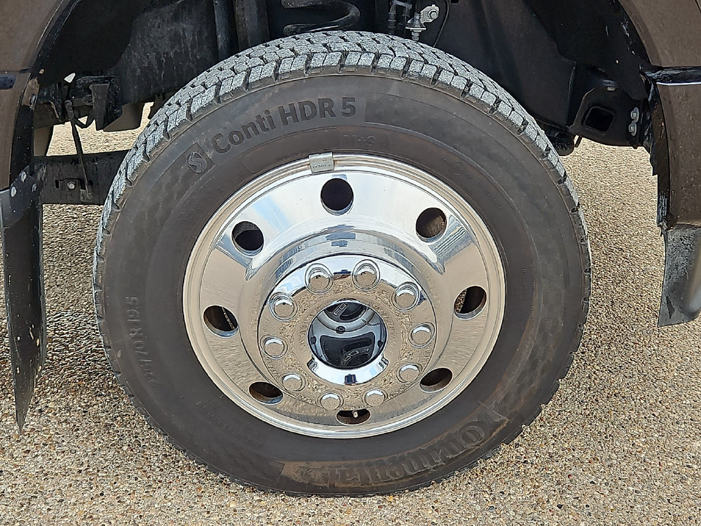 Certified 2026 Ford F450 Platinum w/ FX4 Off-Road Package AWD/4WD image 13