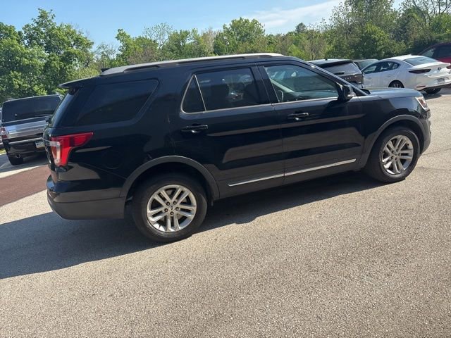 Certified 2017 Ford Explorer XLT w/ Equipment Group 202A FWD image 26