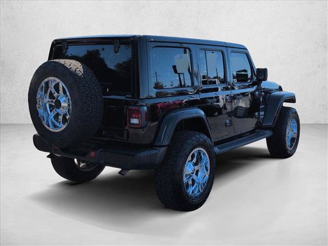 Used 2018 Jeep Wrangler Unlimited Sahara AWD/4WD image 5