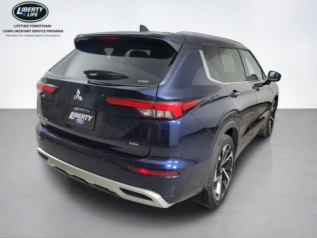 Used 2024 Mitsubishi Outlander SEL AWD/4WD image 3