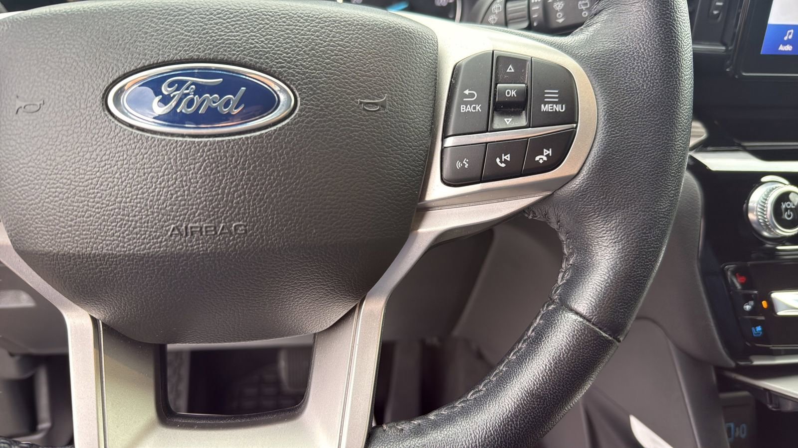 Certified 2022 Ford Explorer Limited w/ Equipment Group 301A RWD image 15