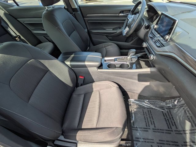 Used 2024 Nissan Altima 2.5 SV FWD image 25