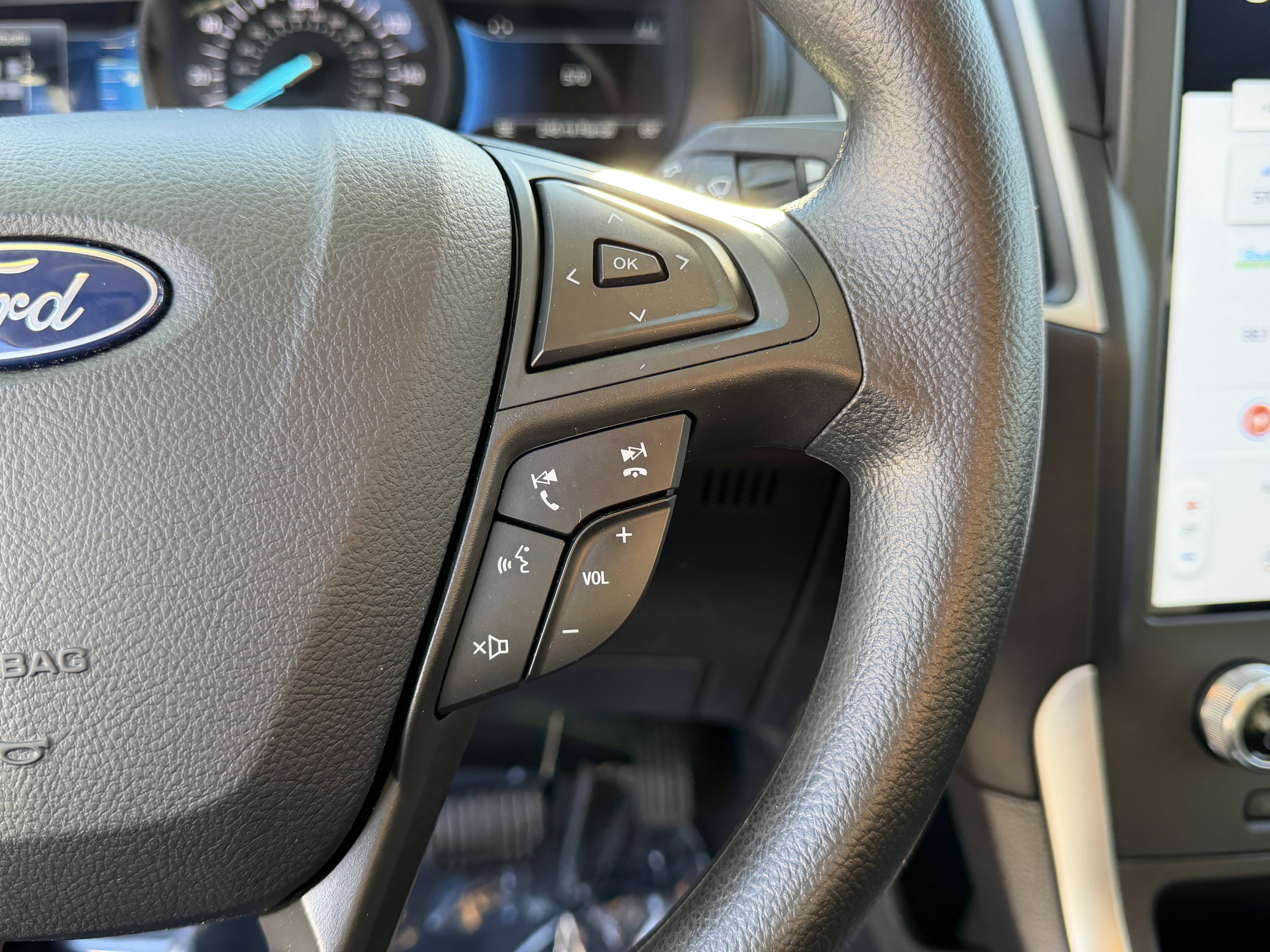 Certified 2023 Ford Edge SE w/ Black Appearance Package image 17