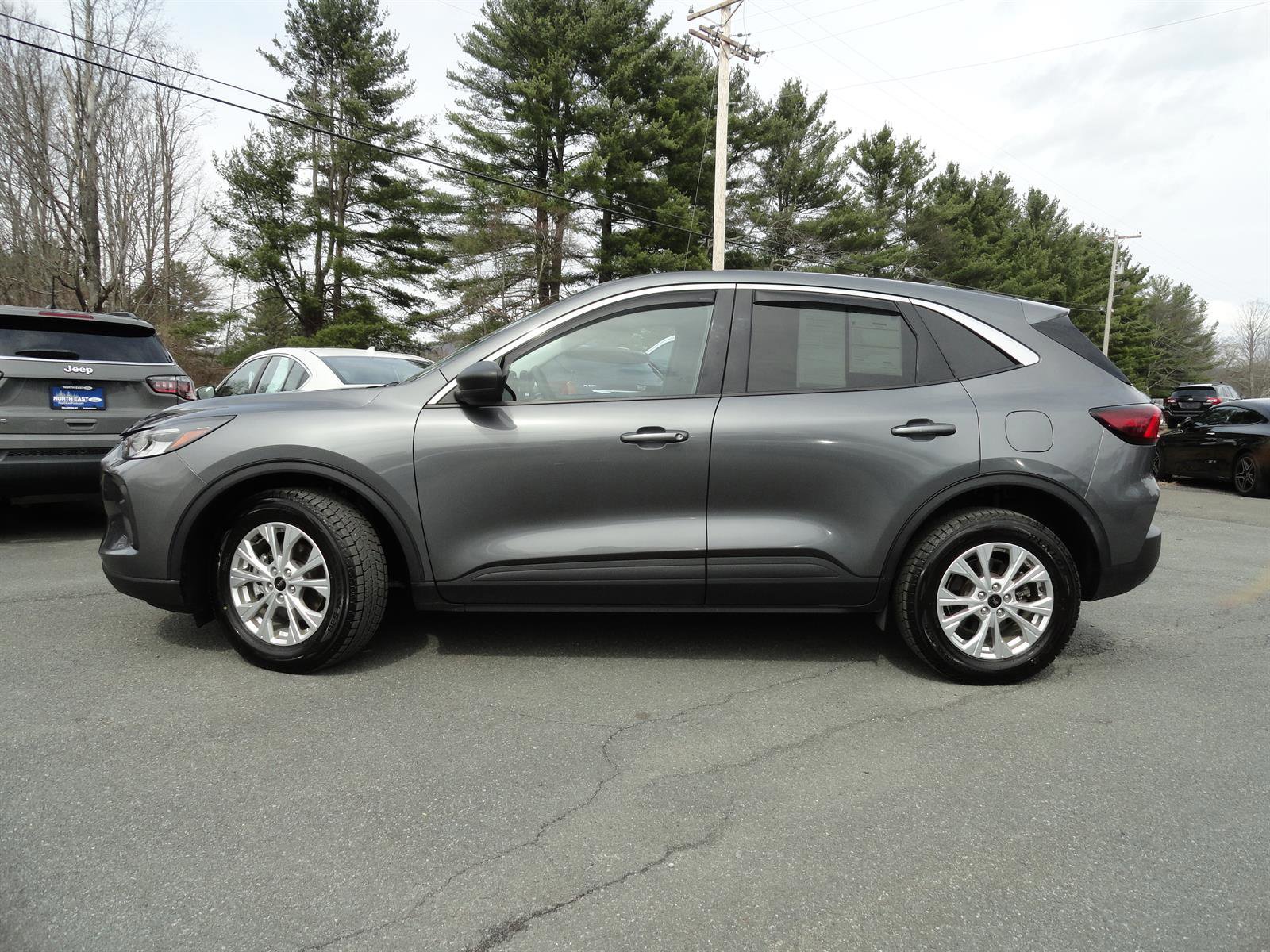 Certified 2023 Ford Escape Active AWD/4WD image 2