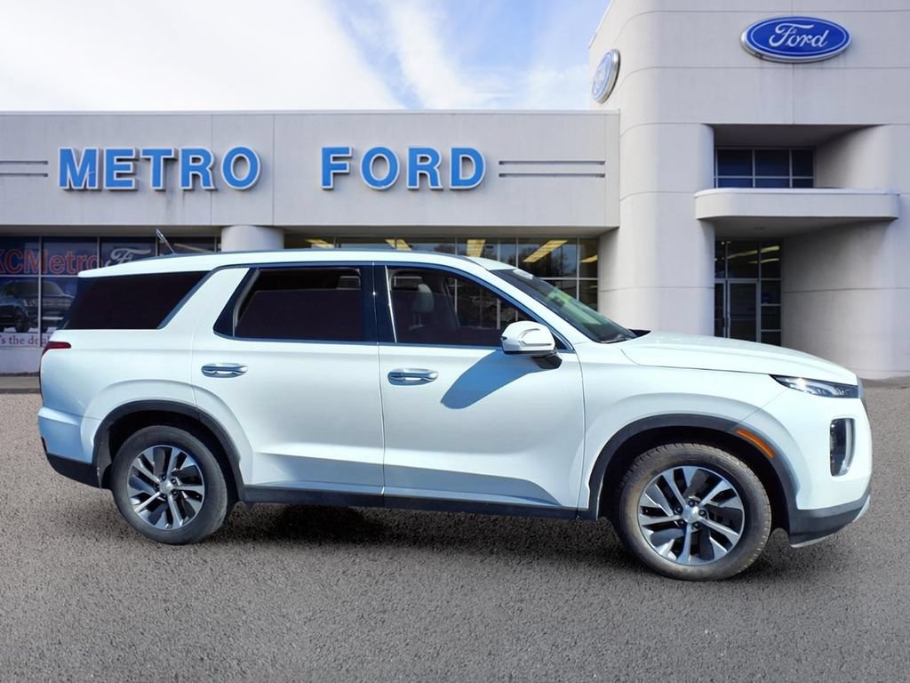 Used 2022 Hyundai Palisade SEL w/ Cargo Package FWD image 2