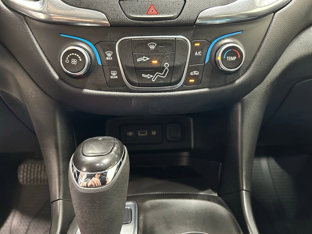Used 2020 Chevrolet Equinox LT w/ LPO, Floor Liner Package AWD/4WD image 22