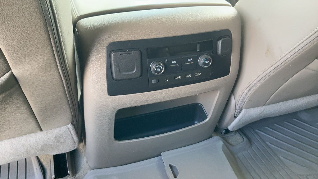 Used 2019 GMC Yukon SLT w/ Open Road Package RWD image 10