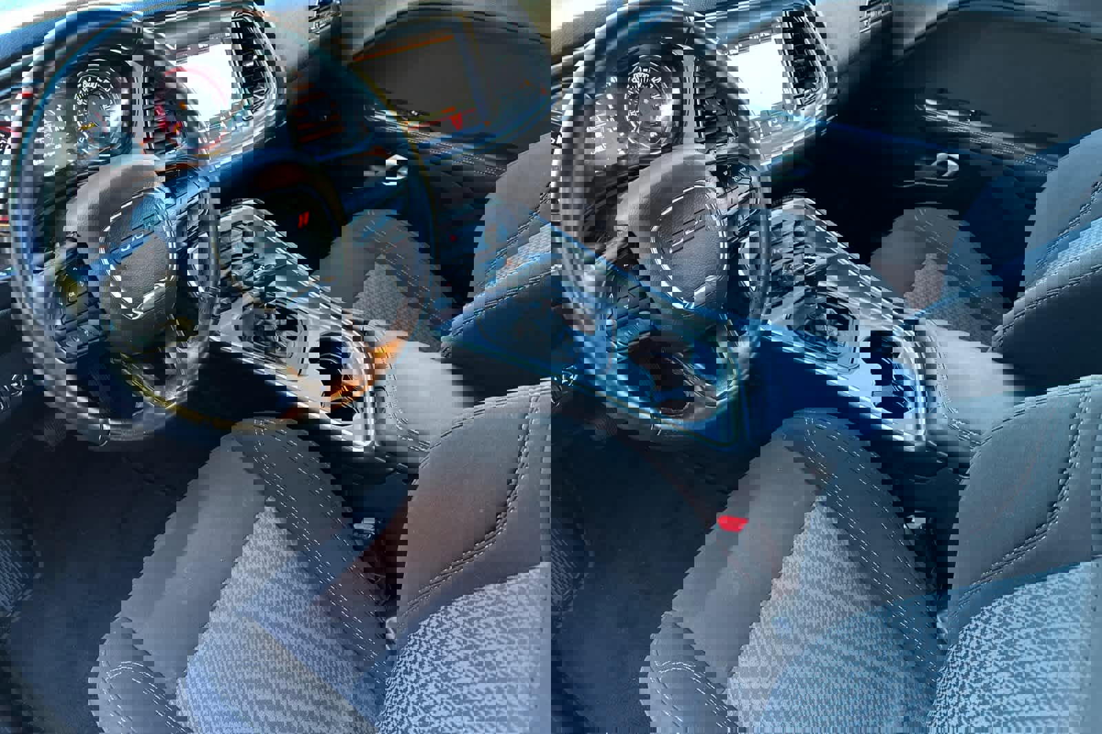 Used 2022 Dodge Challenger SXT w/ Driver Convenience Group image 10