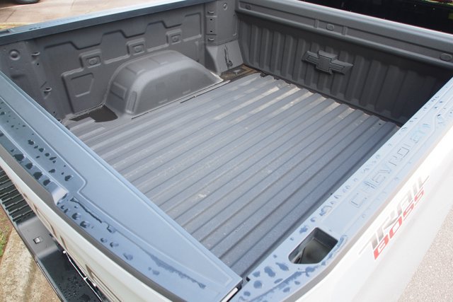 Used 2024 Chevrolet Silverado 1500 Custom Trail Boss w/ LPO, Dark Essentials Package AWD/4WD image 8