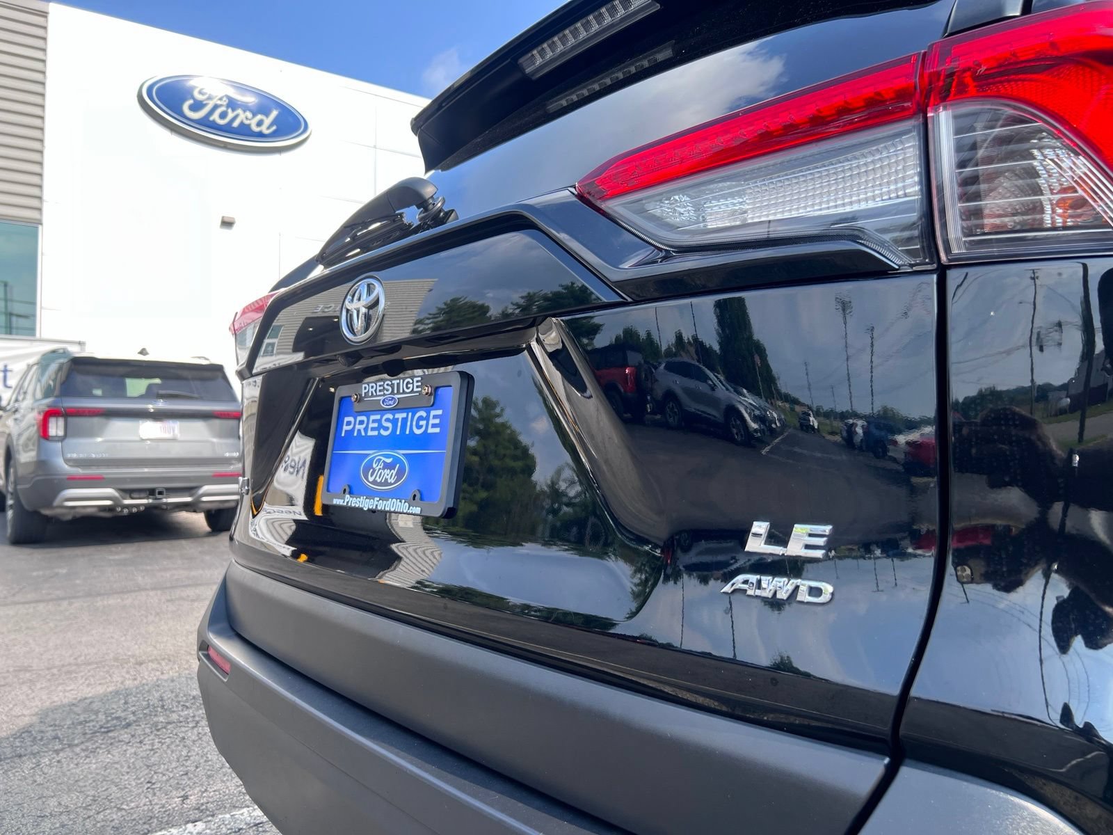 Used 2019 Toyota RAV4 LE w/ All Weather Liner Package AWD/4WD image 13