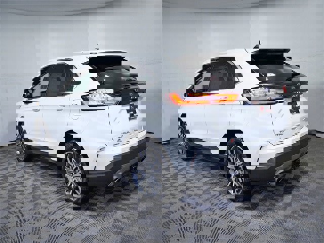 Certified 2023 Ford Edge Titanium w/ Class II Trailer Tow Package image 6