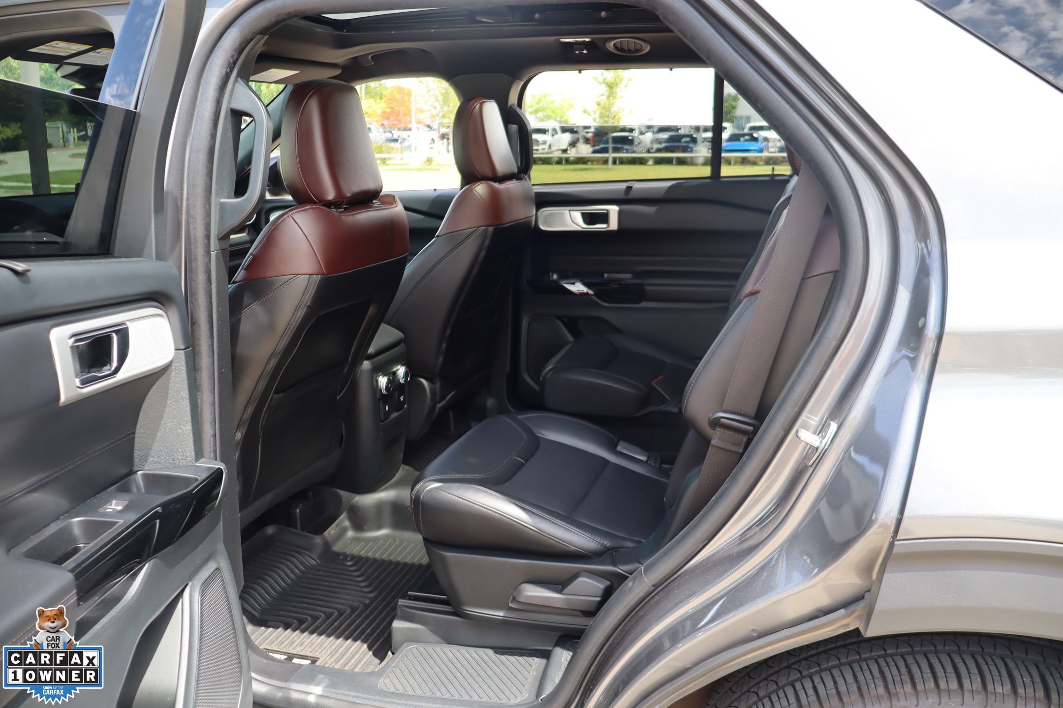 Certified 2022 Ford Explorer Platinum w/ Equipment Group 601A RWD image 27