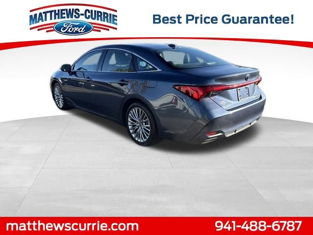 Used 2020 Toyota Avalon Limited image 2
