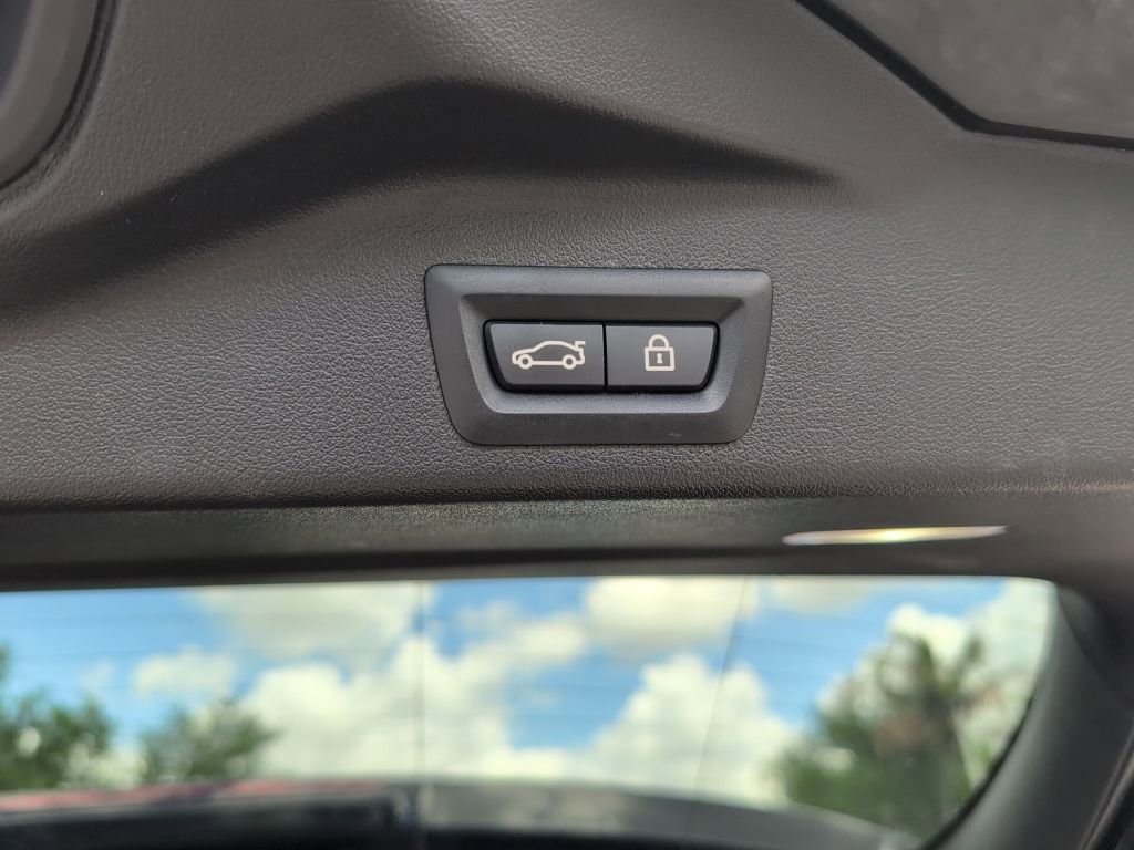 Used 2022 BMW X5 xDrive45e image 13