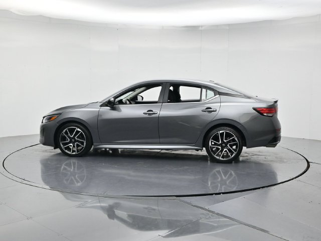 Used 2025 Nissan Sentra SR FWD image 7