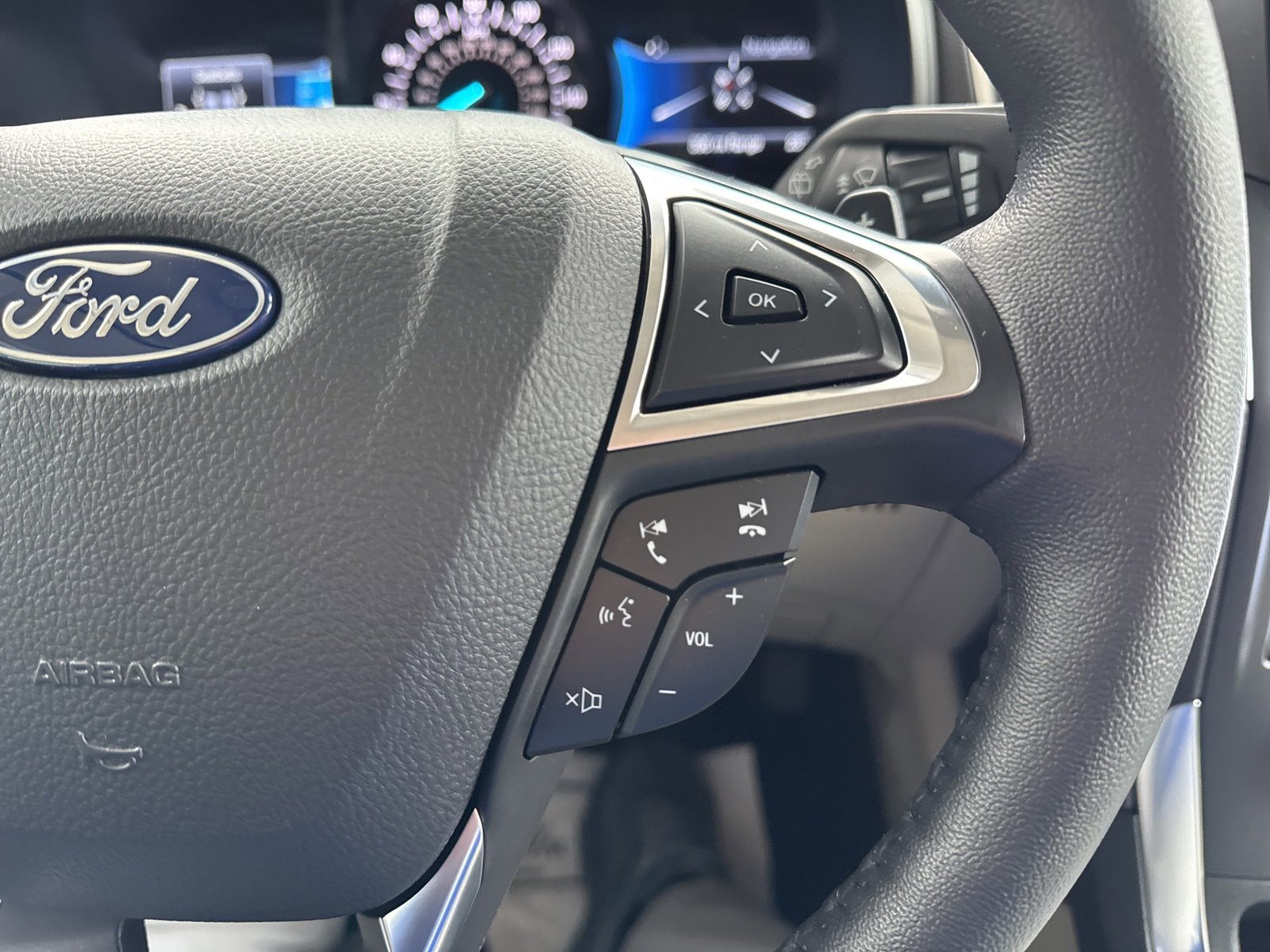 Certified 2024 Ford Edge Titanium w/ Titanium Elite Package image 30