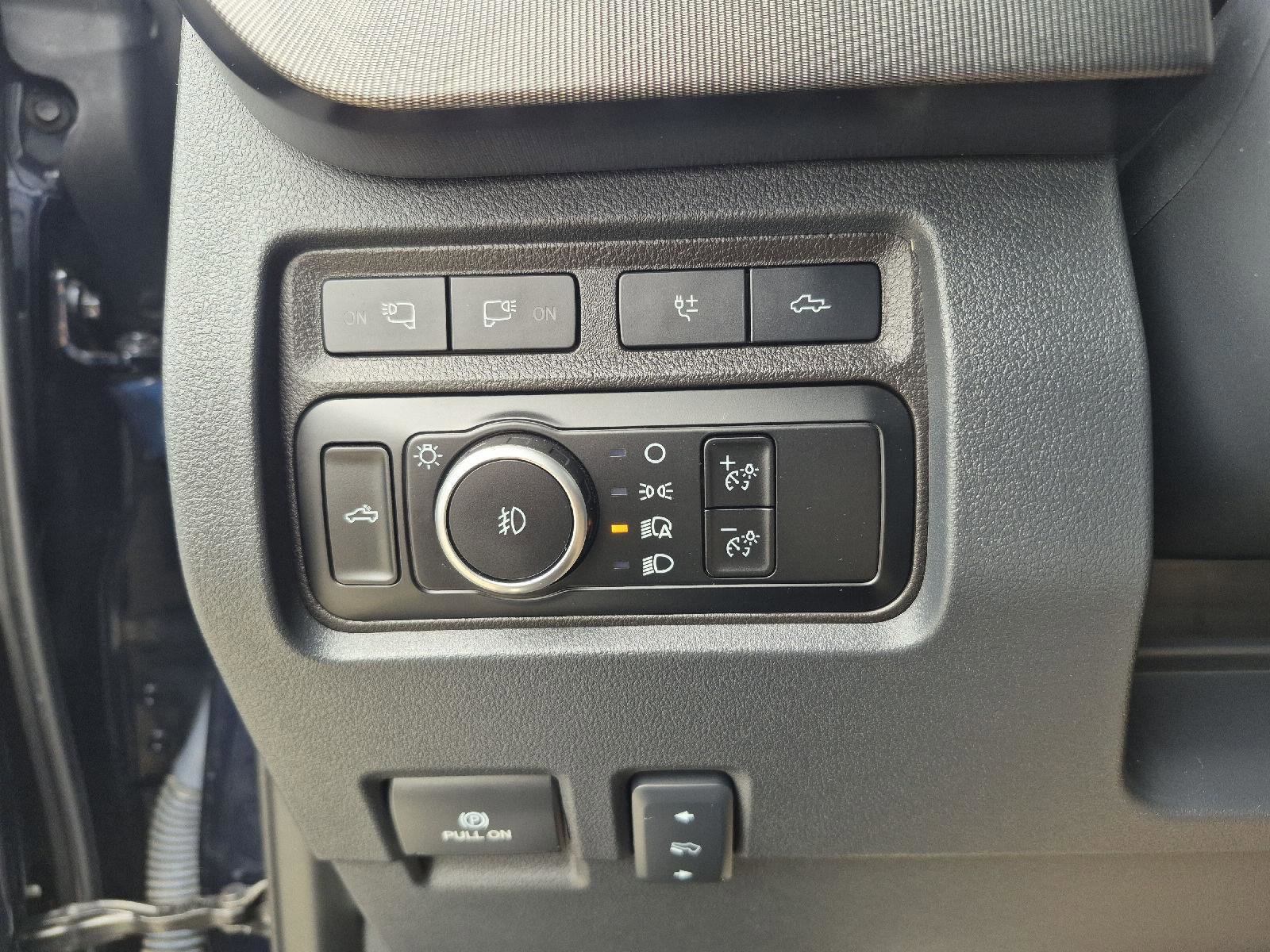 Certified 2024 Ford F250 Platinum w/ FX4 Off-Road Package image 17