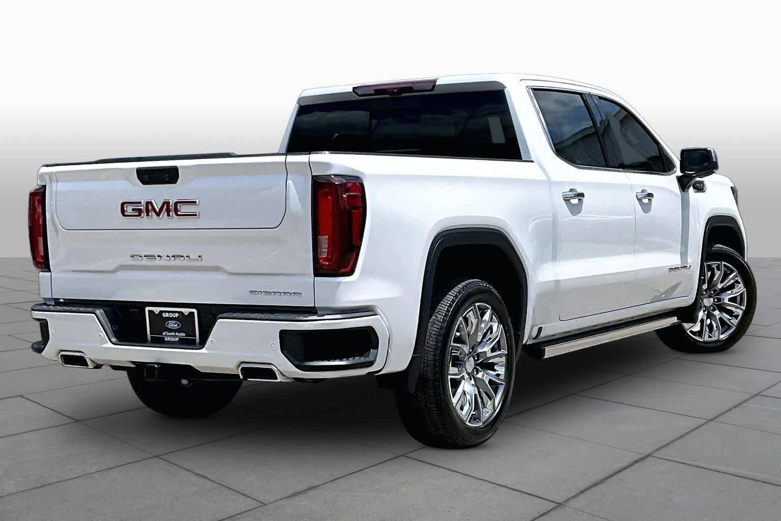 Used 2024 GMC Sierra 1500 Denali w/ Denali Reserve Package AWD/4WD image 7