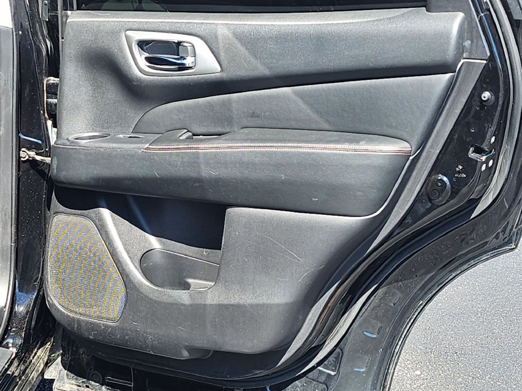 Used 2019 Nissan Pathfinder SL w/ Rock Creek Edition FWD image 39