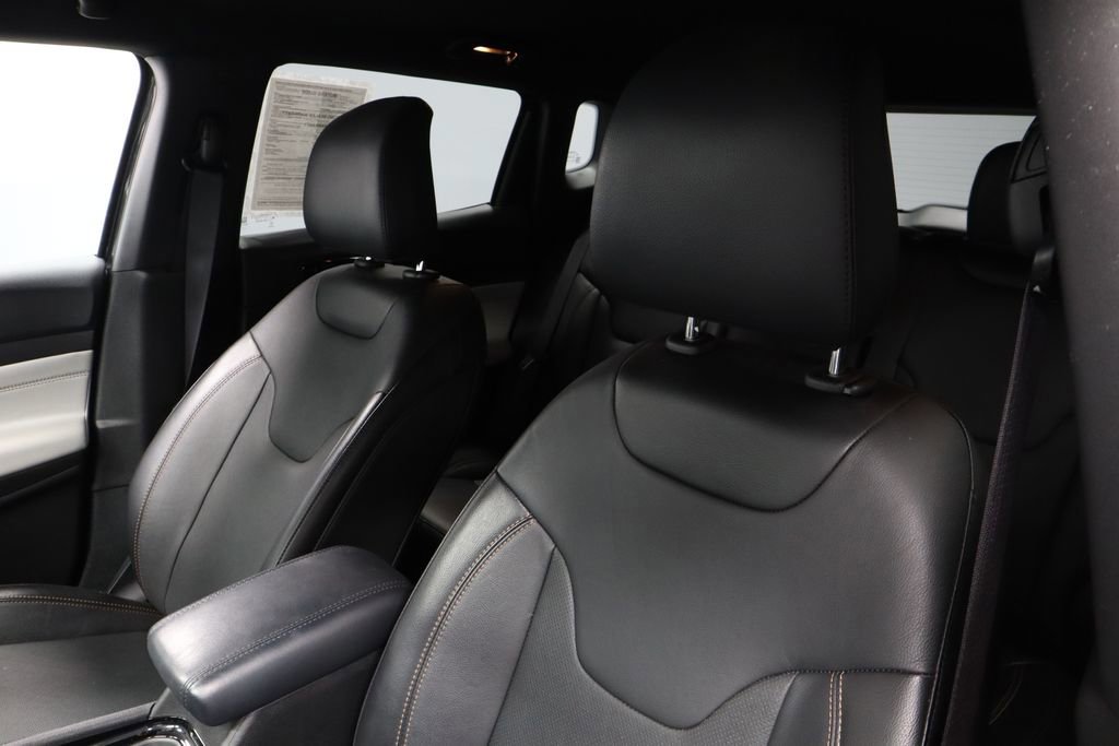 Used 2023 Jeep Compass Limited image 26