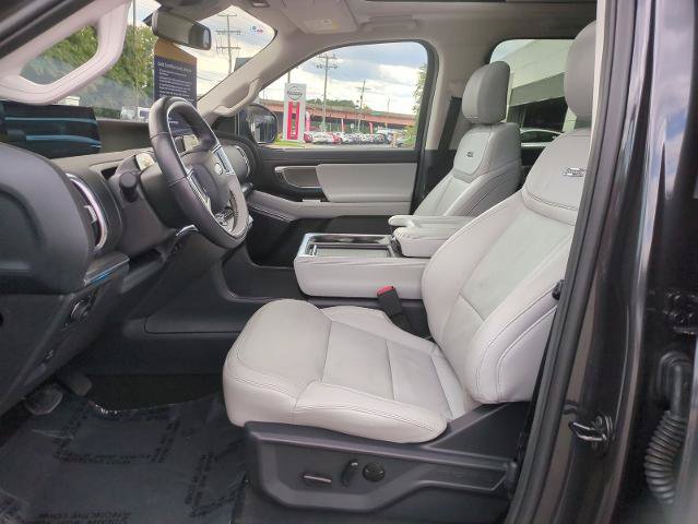 Certified 2025 Ford Expedition Max Platinum w/ Driver's Package AWD/4WD image 9